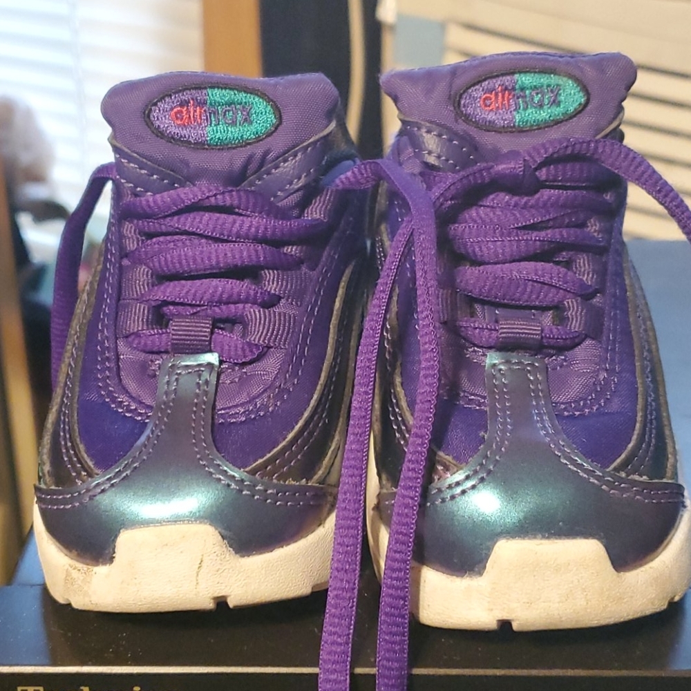 Shoes - Picture 4 of 4
